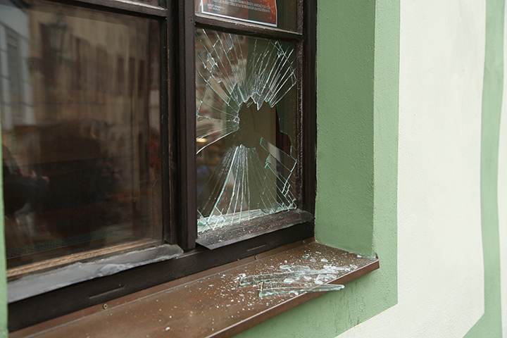 A2B Glass are able to board up broken windows while they are being repaired in Abingdon.